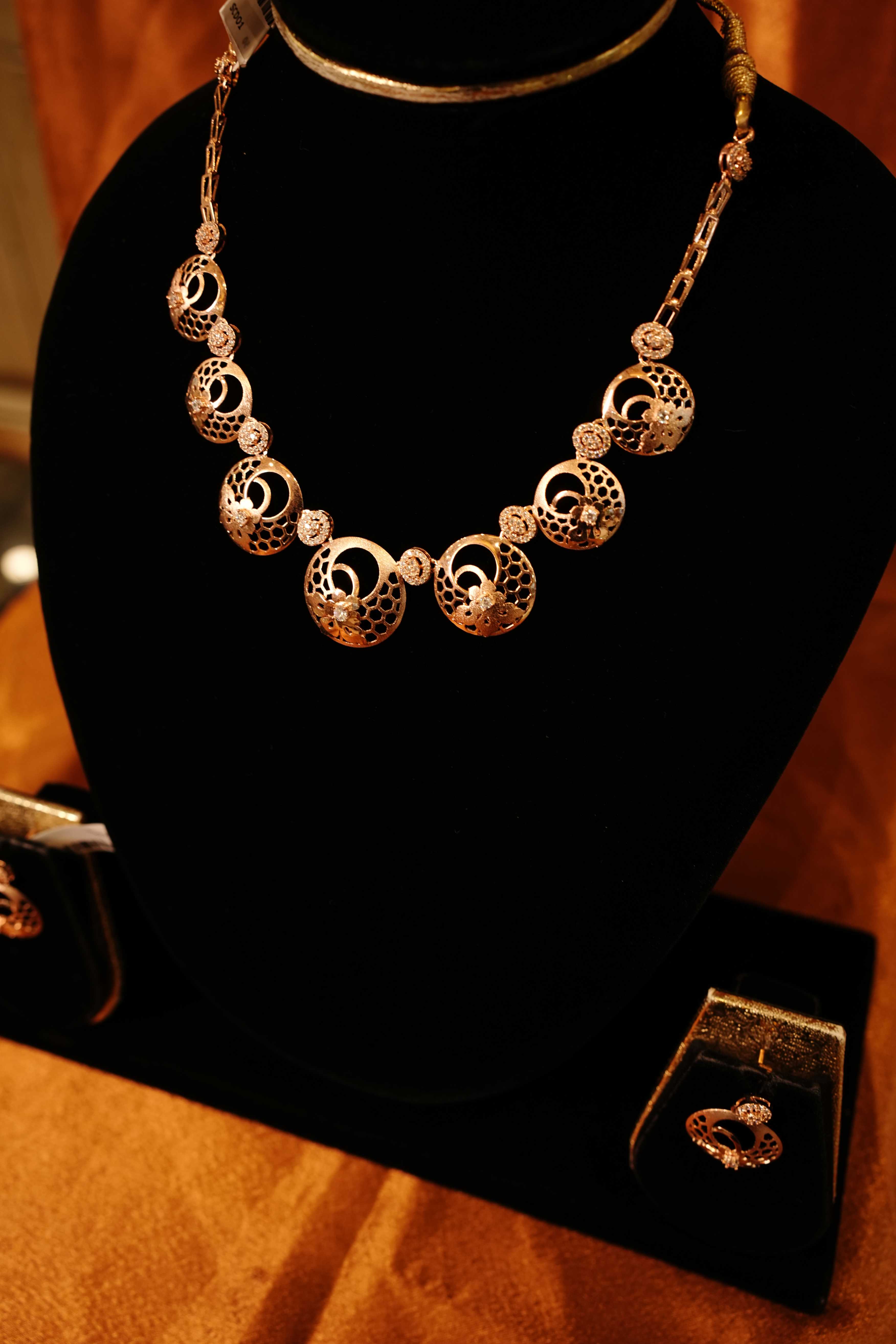 Eternal glow necklace set